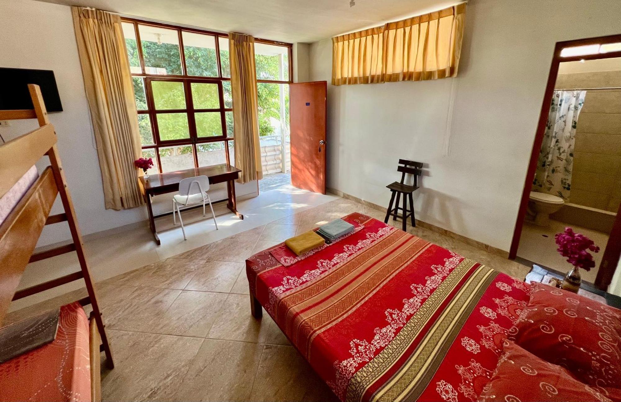Stone House Mancora Hostel Kültér fotó